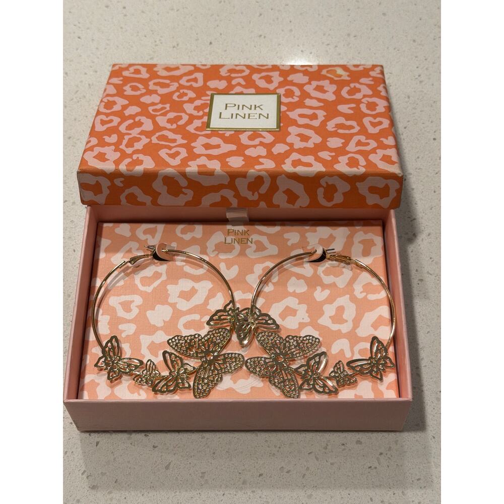 NIB Pink Linen hoop butterfly earrings gold tone